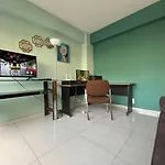 Espacioso Con Oficina Y Internet De Alta Velocidad