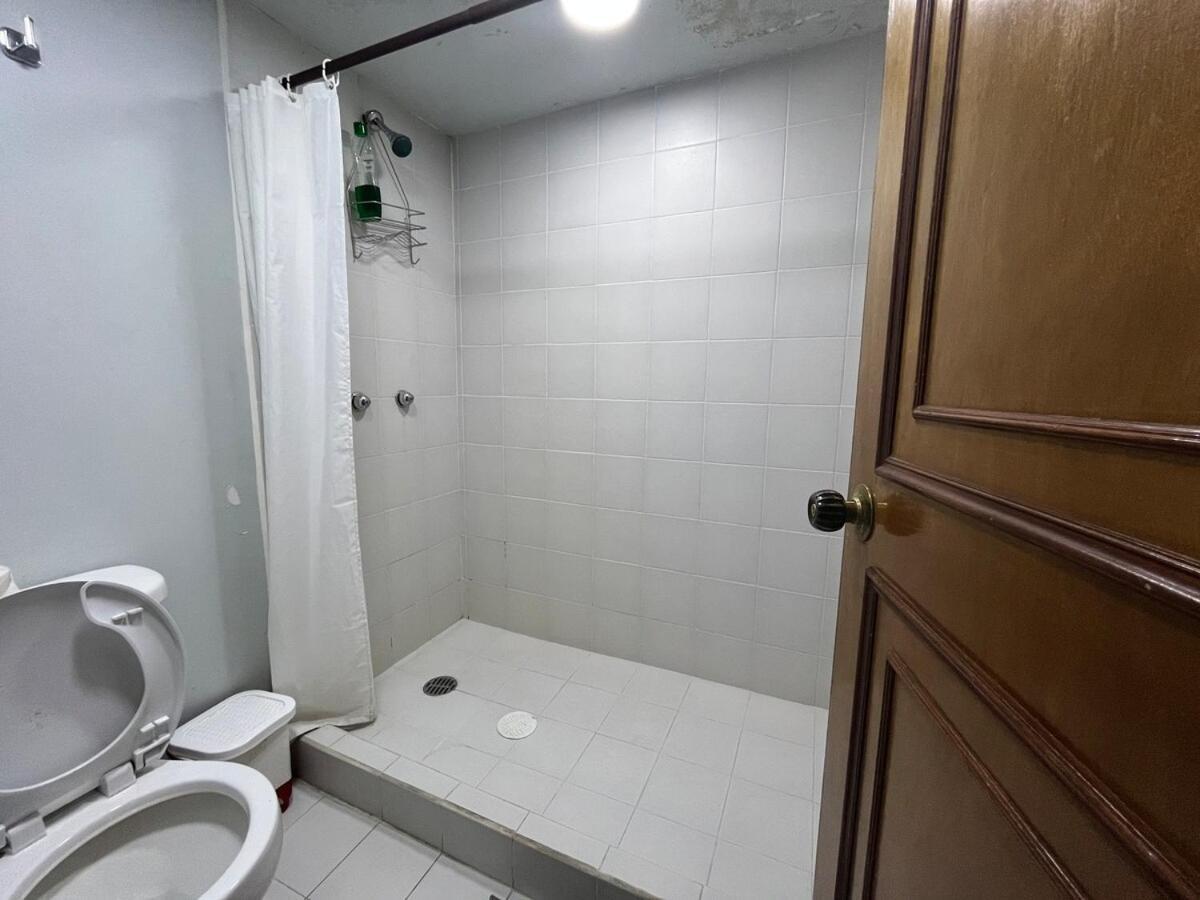 Espacioso Con Oficina Y Internet De Alta Velocidad Apartment